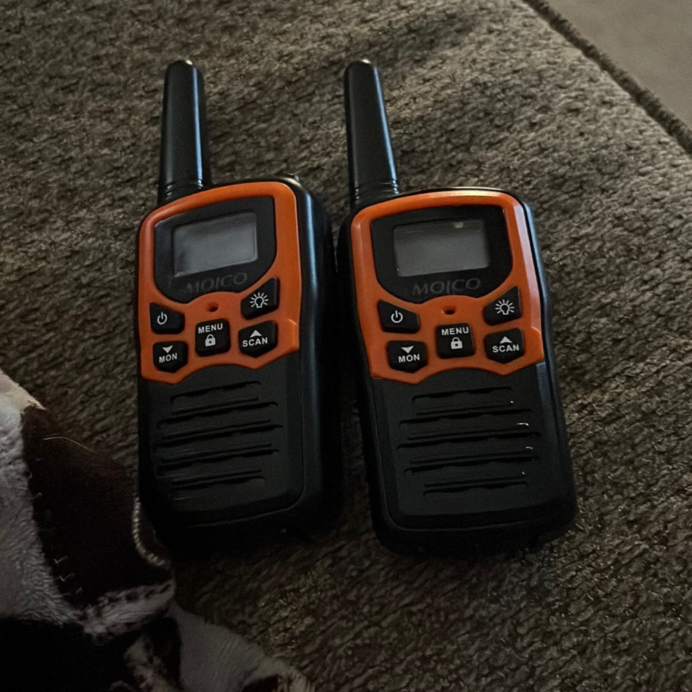 Long distance walkie-talkie